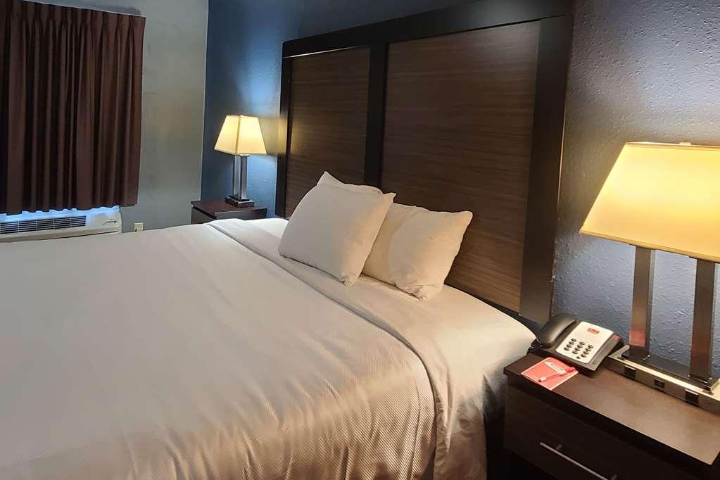 Econo Lodge Форест-Сити Номер фото